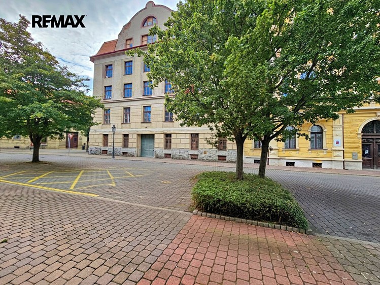 Комерційне приміщення на продаж, 2 000 м² (27 з 30)