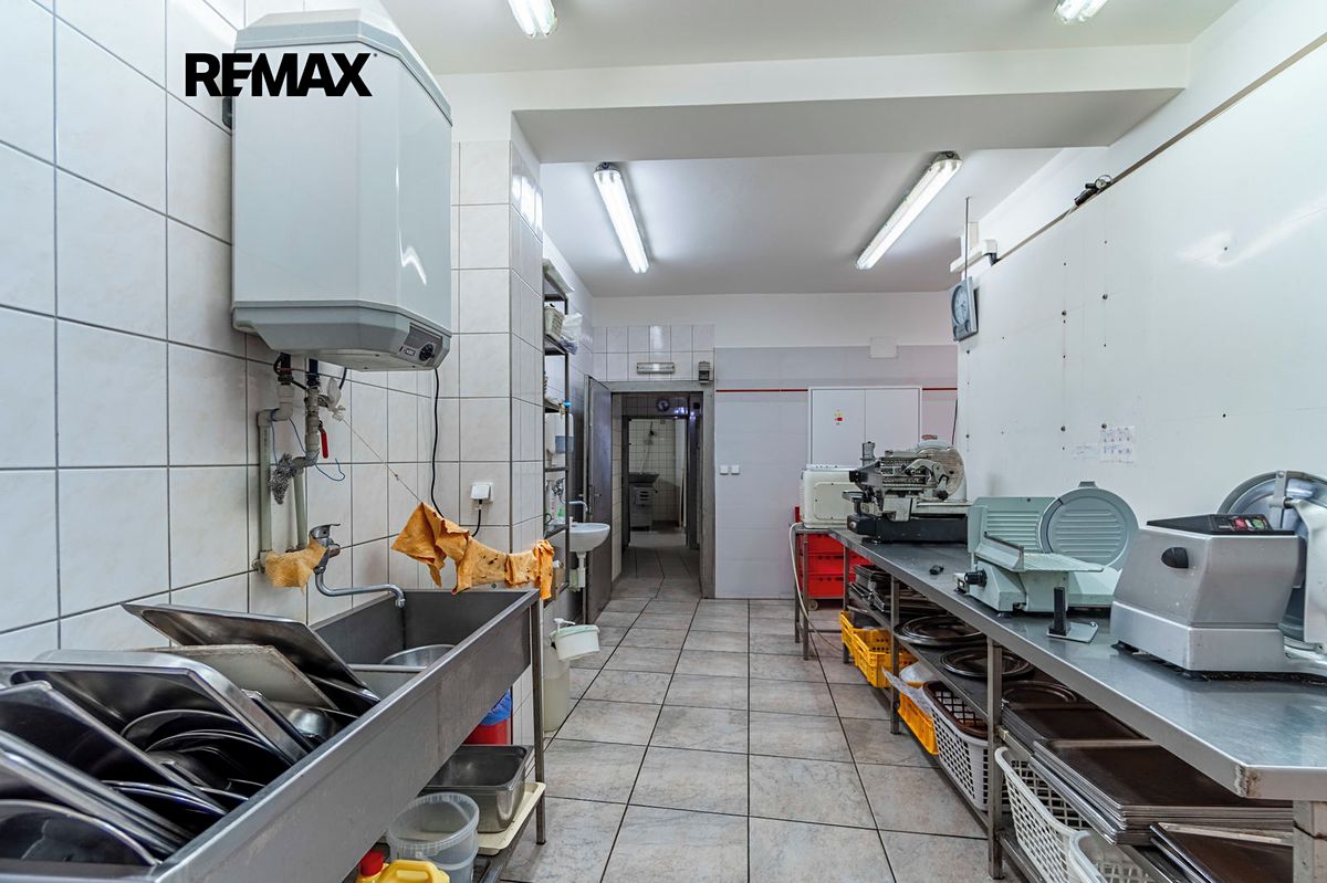 Prodej rodinného domu 1263 m², pozemek 678 m² – fotografie 4