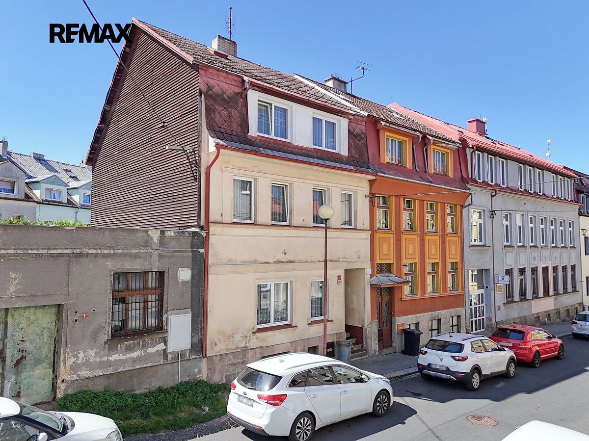 Prodej rodinného domu 204 m², pozemek 150 m²