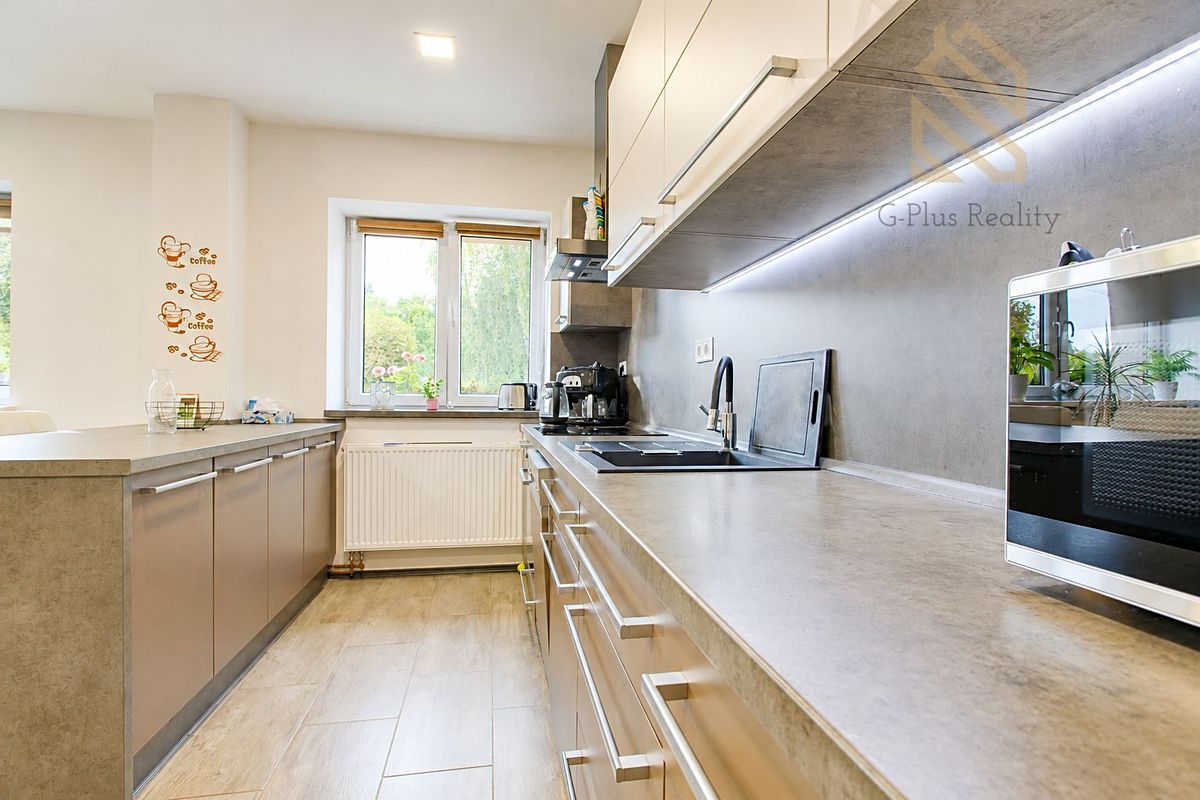 Prodej rodinného domu 200 m², pozemek 505 m² – fotografie 2