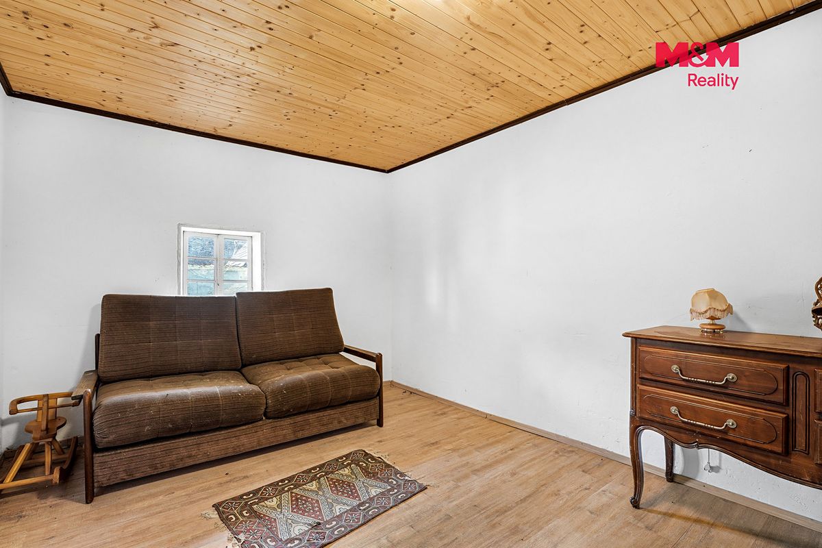 Prodej rodinného domu 248 m², pozemek 1016 m² – fotografie 4