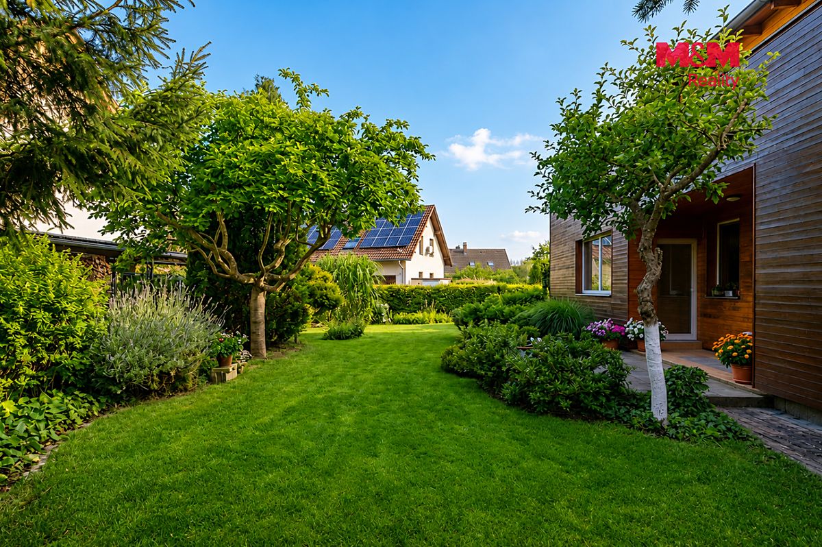 Prodej rodinného domu 158 m², pozemek 638 m² – fotografie 2