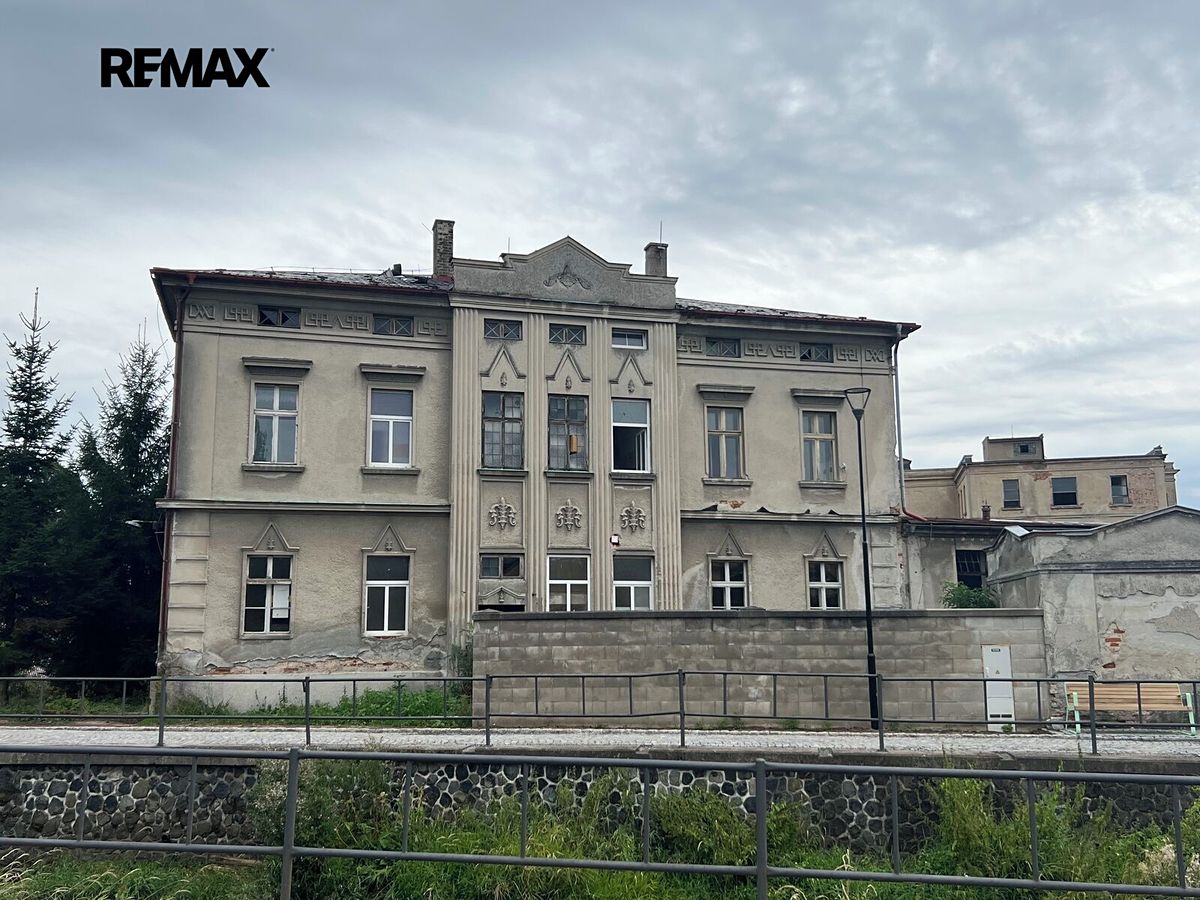 Prodej činžovního domu 939 m²
