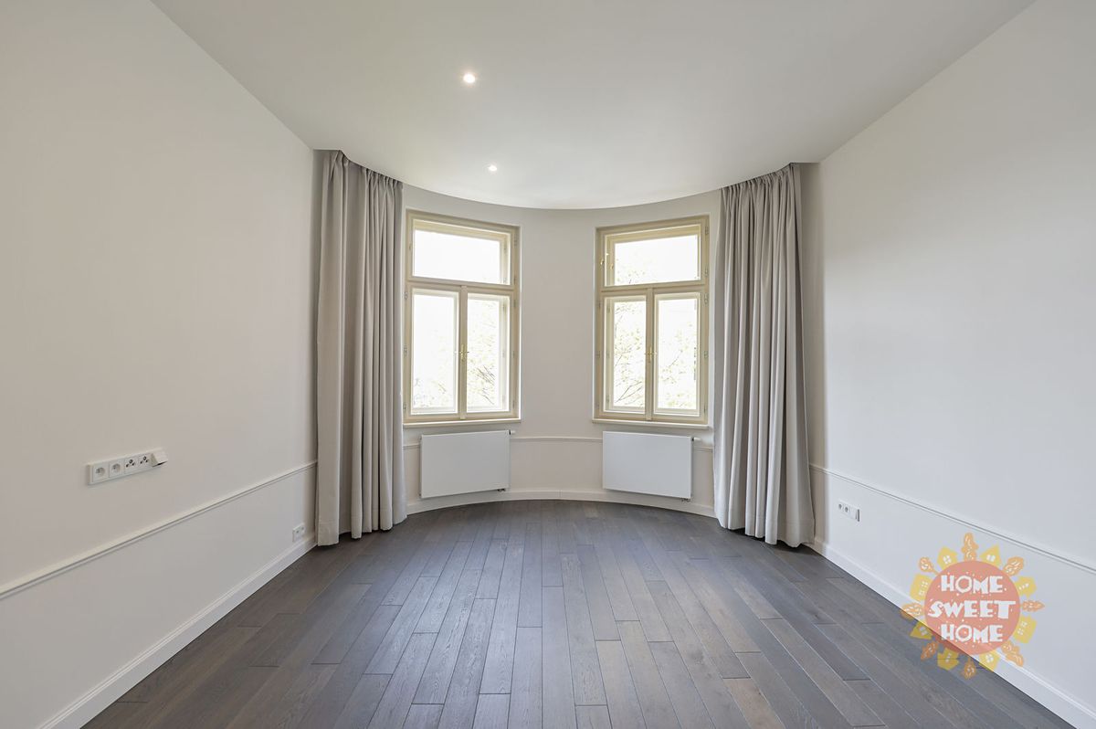 Pronájem bytu 4+kk 167 m² – fotografie 2