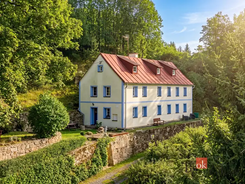Prodej rodinného domu 228 m², pozemek 1488 m², Libá – náhled fotky 1