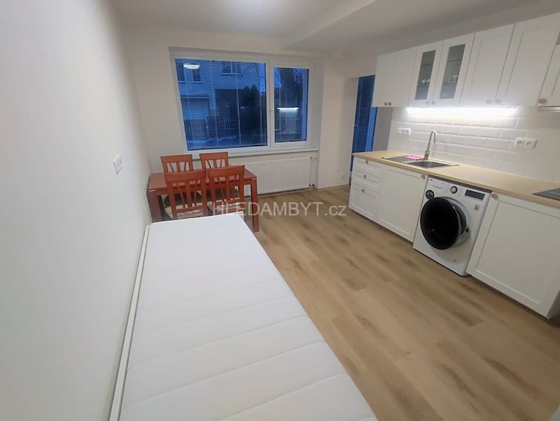 Pronájem bytu 1+kk 20 m² – fotografie 2