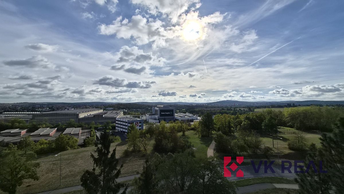Pronájem bytu 2+1 70 m² – fotografie 3