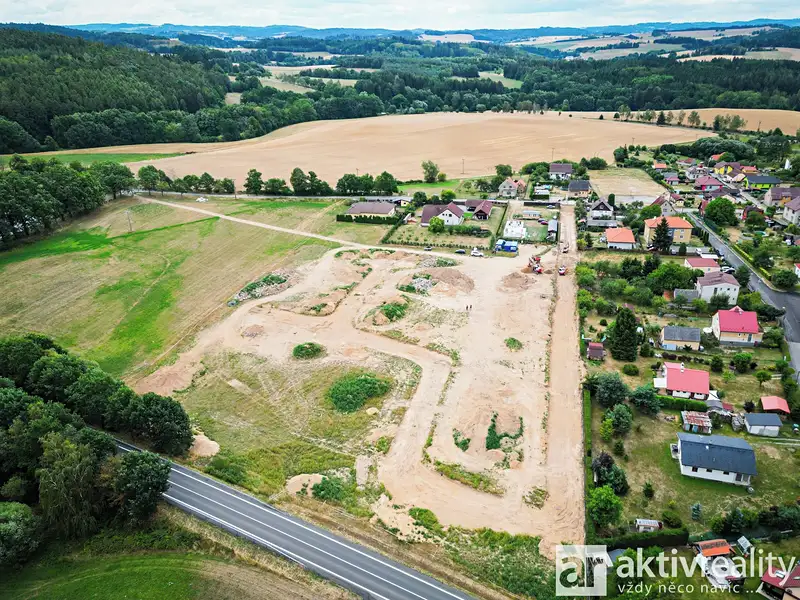 Prodej stavebního pozemku 1479 m², Vojkov – náhled fotky 1