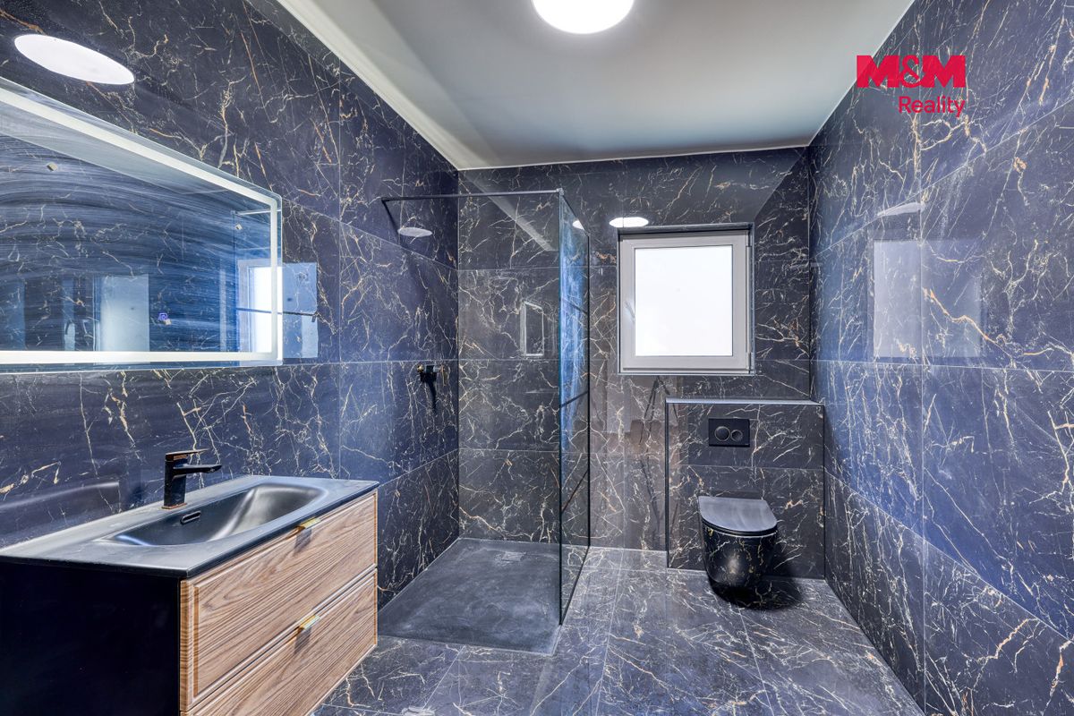 Prodej rodinného domu 138 m², pozemek 937 m² – fotografie 2