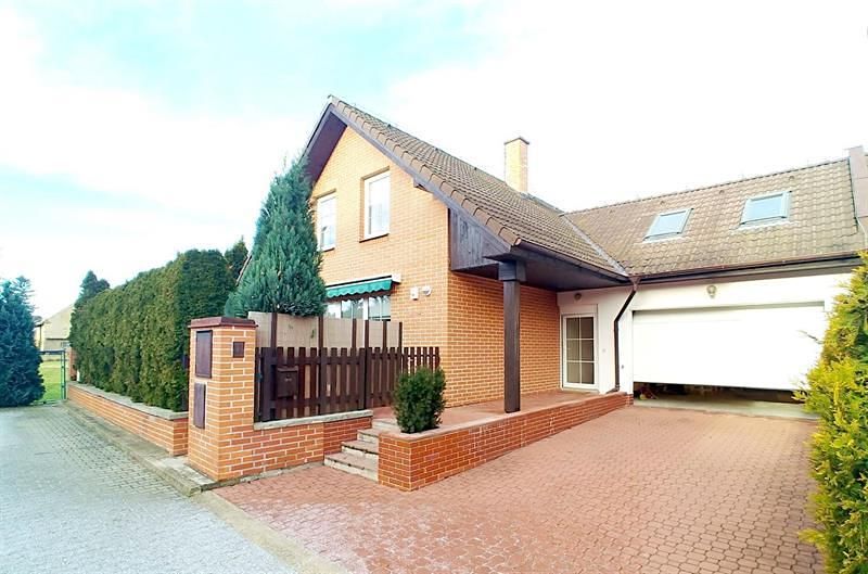 Pronájem rodinného domu 250 m², pozemek 383 m²