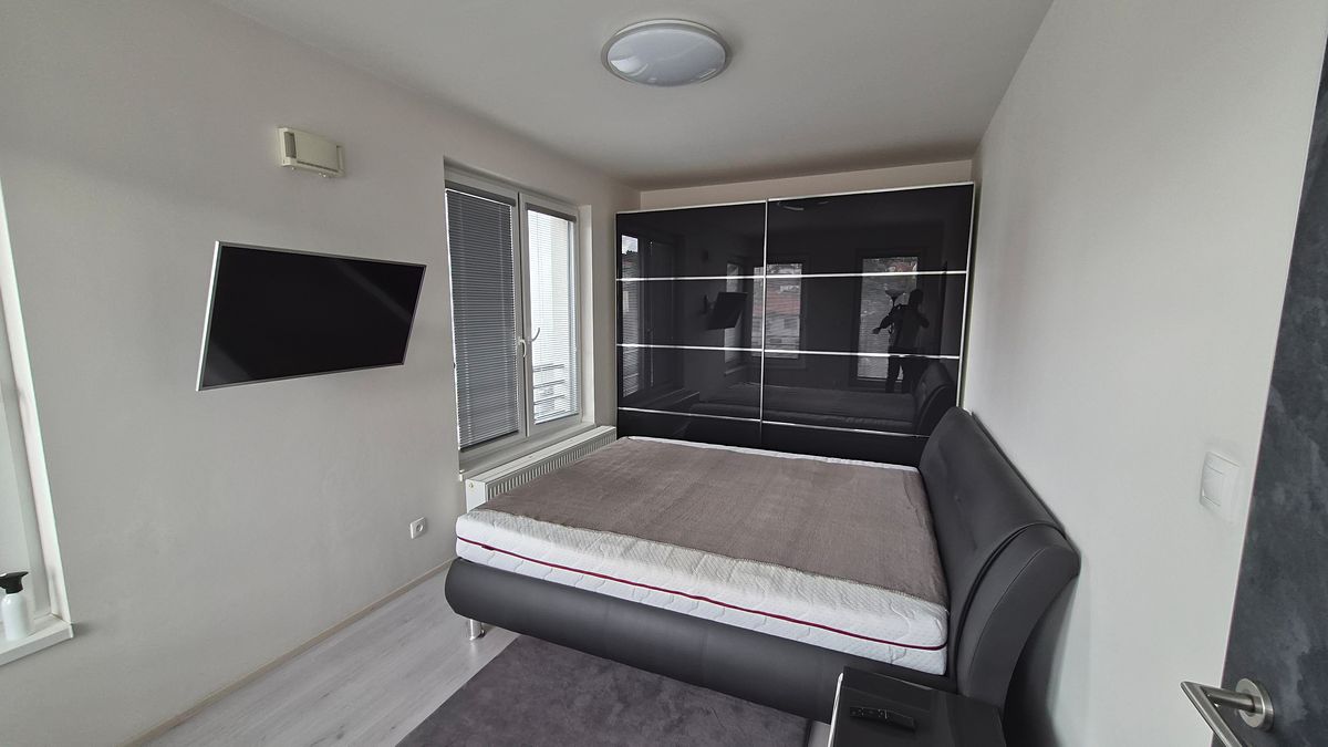 Pronájem bytu 3+kk 85 m² – fotografie 5