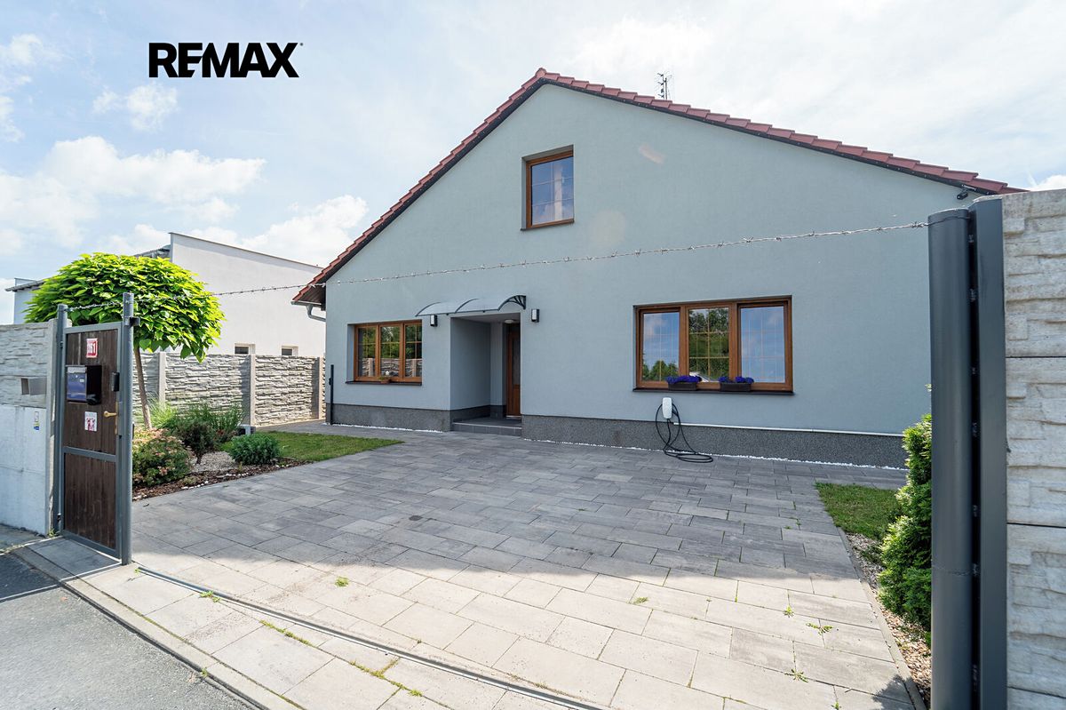 Prodej rodinného domu 151 m², pozemek 716 m² – fotografie 3
