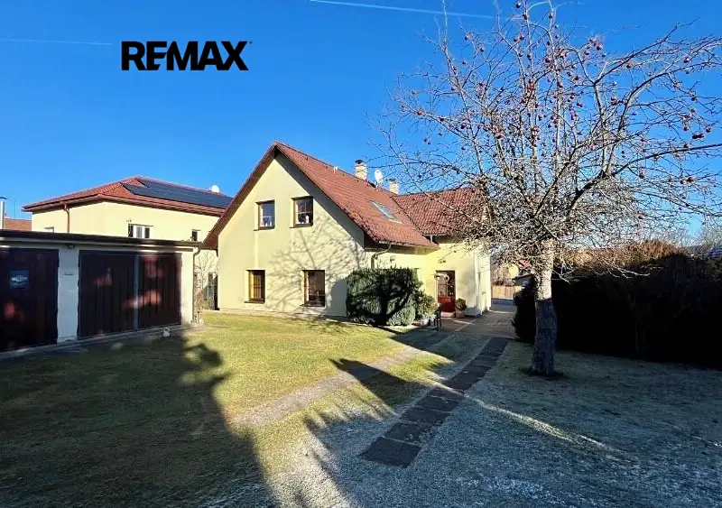 Prodej rodinného domu 220 m², pozemek 1093 m², Pelhřimov – náhled fotky 2