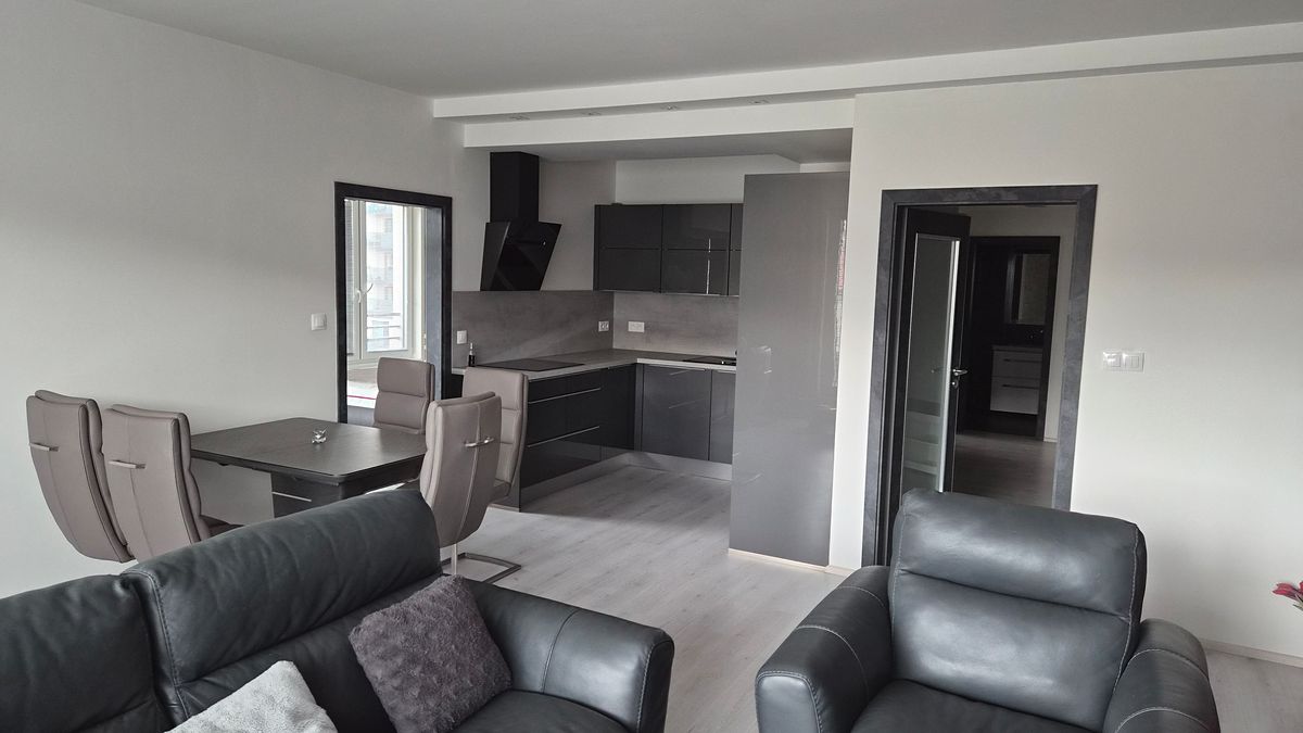Pronájem bytu 3+kk 85 m² – fotografie 3