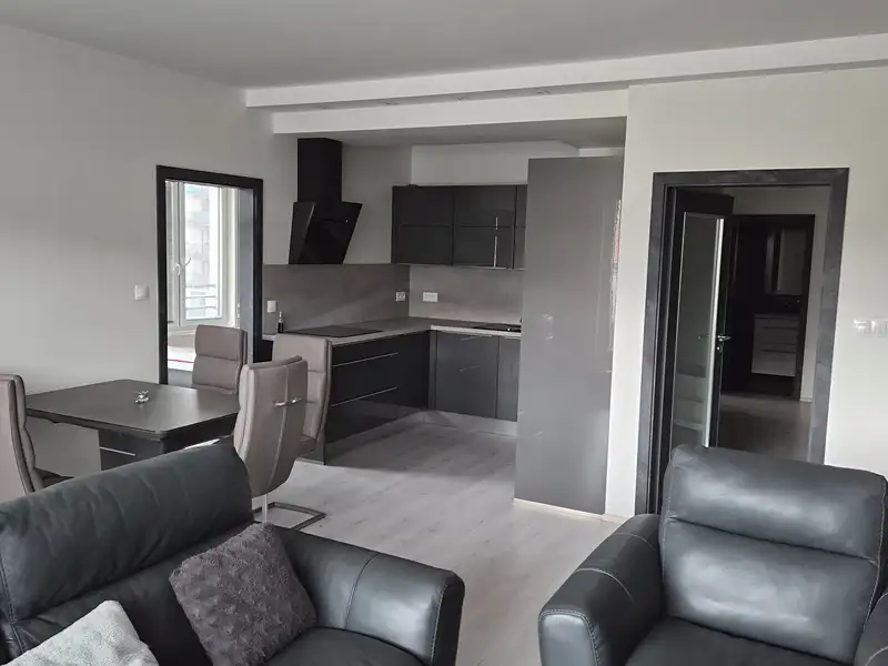 Pronájem bytu 3+kk 85 m², Praha – náhled fotky 3