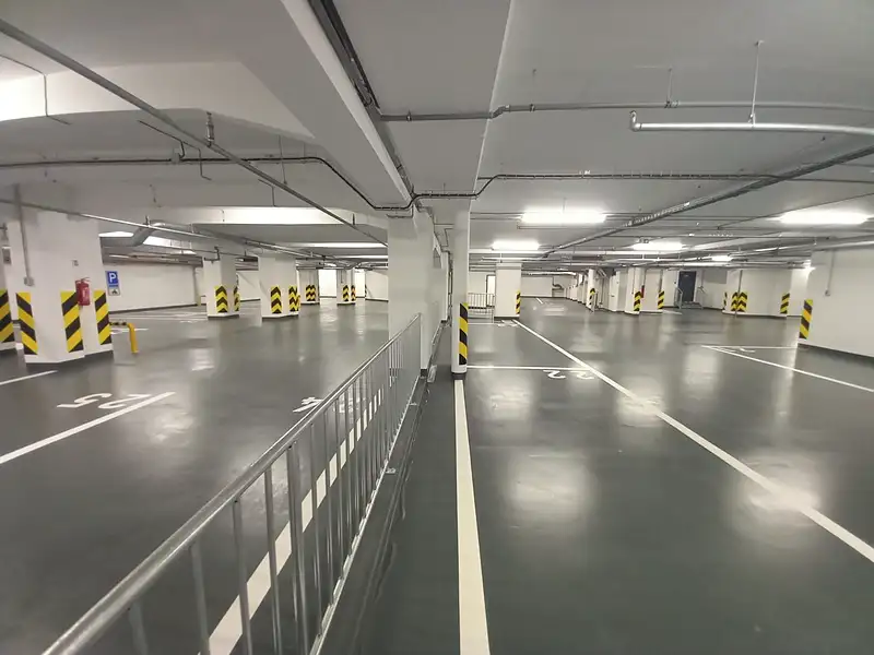 Pronájem garážového stání 12 m², Praha – náhled fotky 1