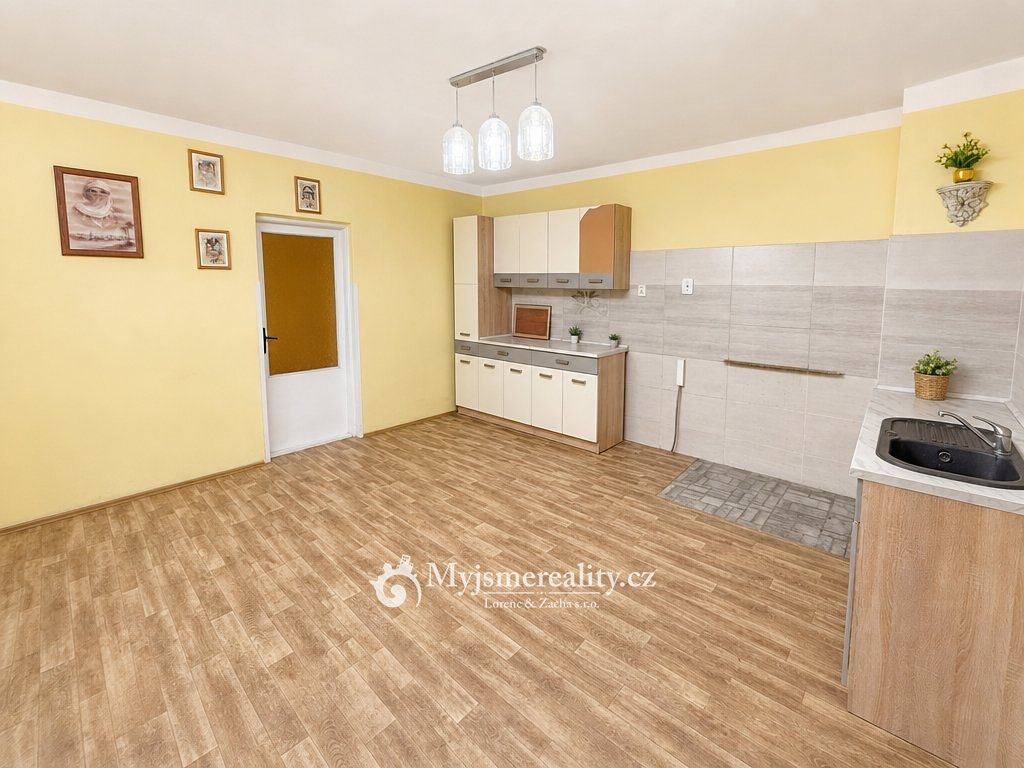 Prodej rodinného domu 190 m², pozemek 1279 m² – fotografie 5