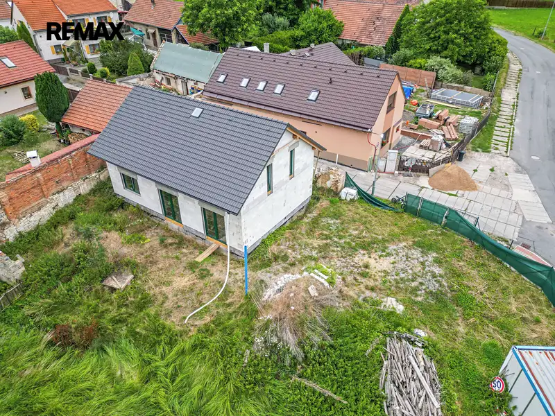 Prodej rodinného domu 169 m², pozemek 252 m², Hradečno – náhled fotky 1