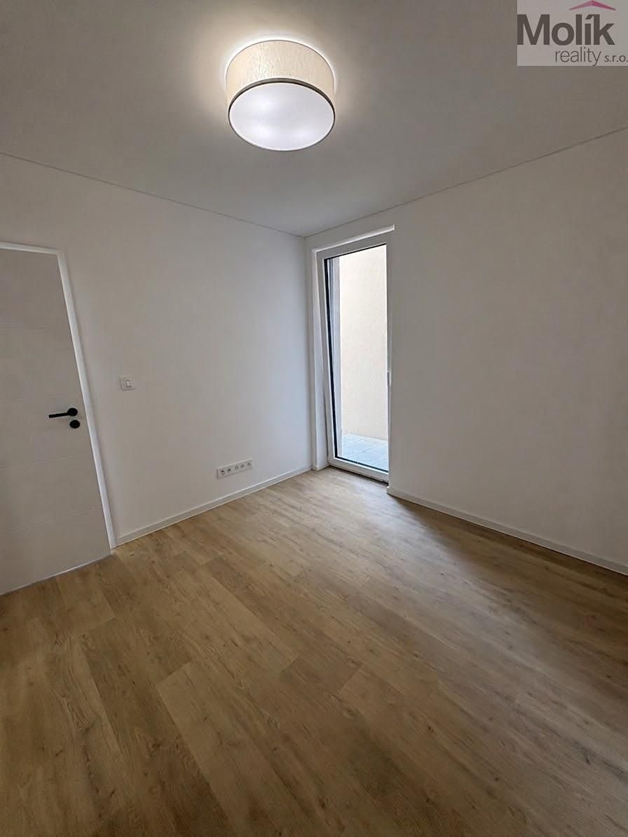 Pronájem bytu 2+kk 50 m² – fotografie 5