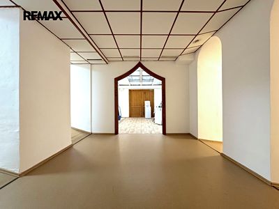 Pronájem obchodního prostoru 99 m²
