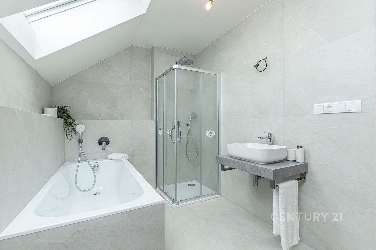 Prodej bytu 4+kk 93 m² – fotografie 5