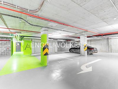 Pronájem garážového stání 12 m²