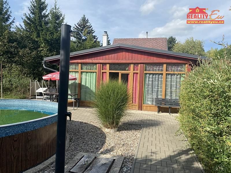 Prodej rodinného domu 593 m², pozemek 3869 m²