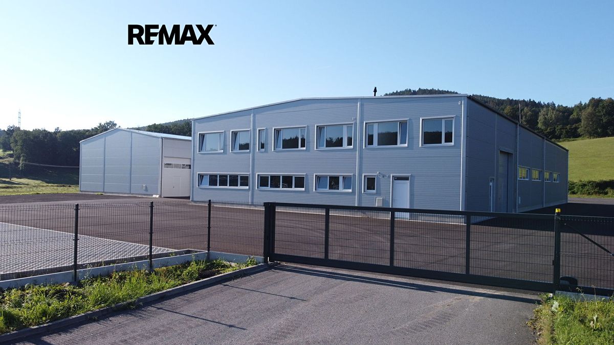 Pronájem výrobní haly, prostoru 1400 m²