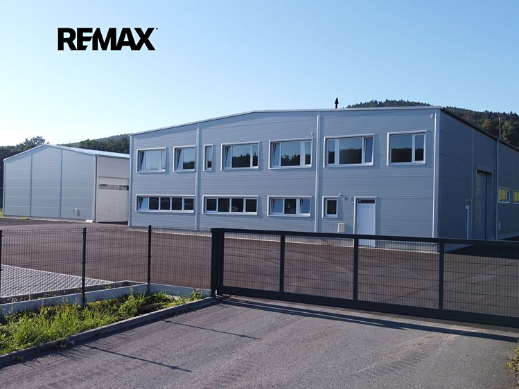 Pronájem komerčního prostoru, 1 400 m² (1 z 17)