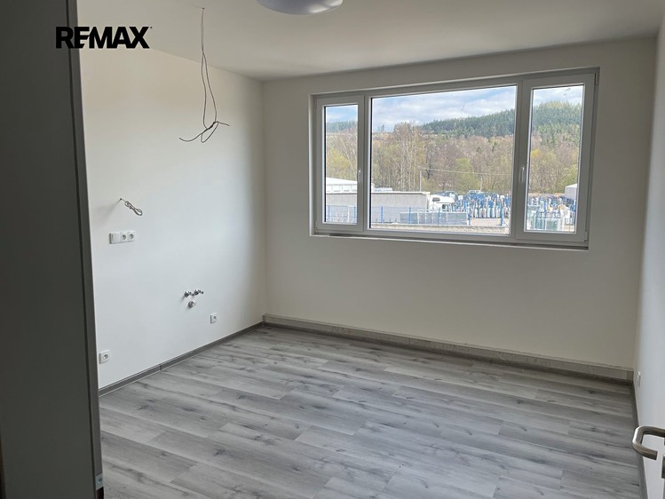 Pronájem komerčního prostoru, 1 400 m² (8 z 17)