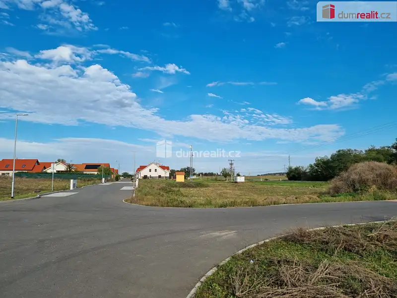 Prodej stavebního pozemku 1201 m², Veltrusy – náhled fotky 1