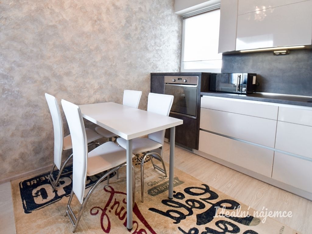 Pronájem bytu 3+kk 73 m² – fotografie 2