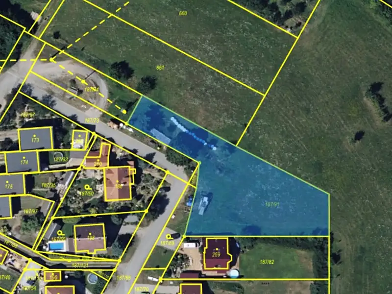 Prodej stavebního pozemku 1980 m², Křetín – náhled fotky 2