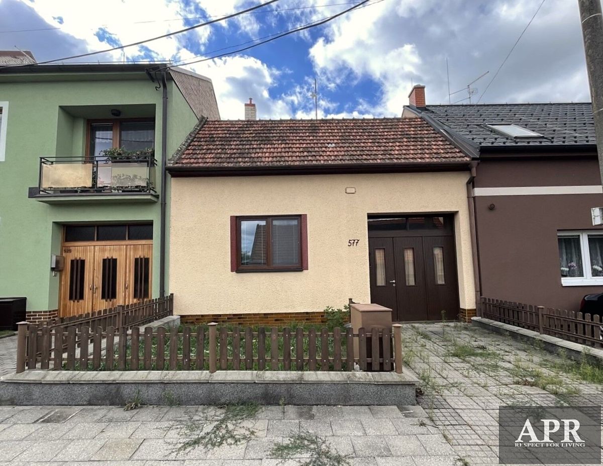 Prodej rodinného domu 100 m², pozemek 989 m²
