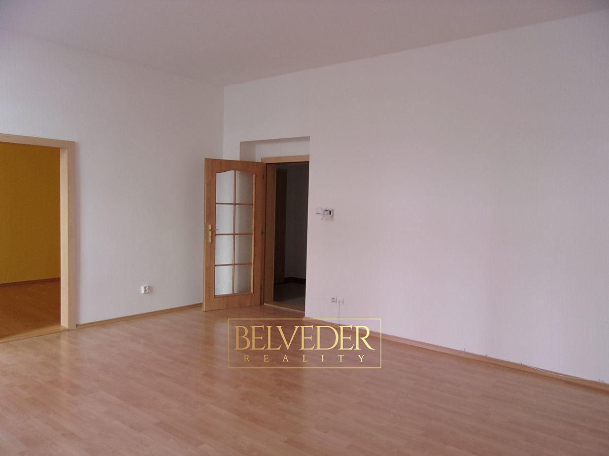 Pronájem bytu 2+1 74 m² – fotografie 4