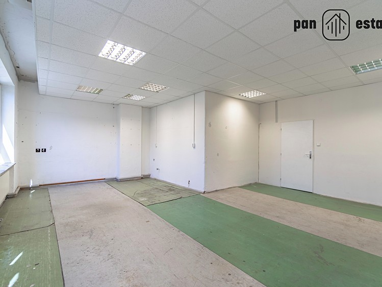 Prodej komerčního prostoru, 1 300 m² (13 z 22)
