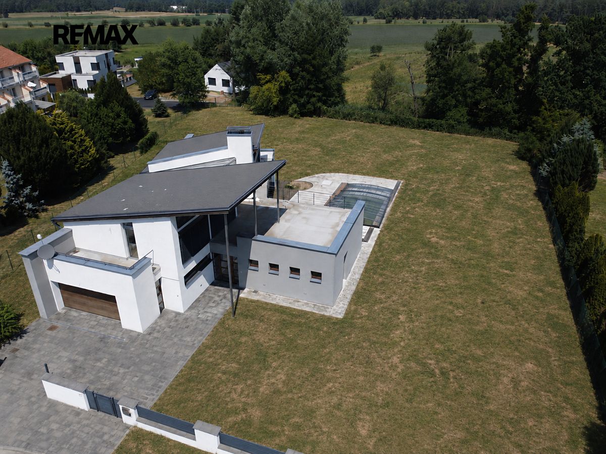 Prodej rodinného domu 248 m², pozemek 3000 m² – fotografie 2