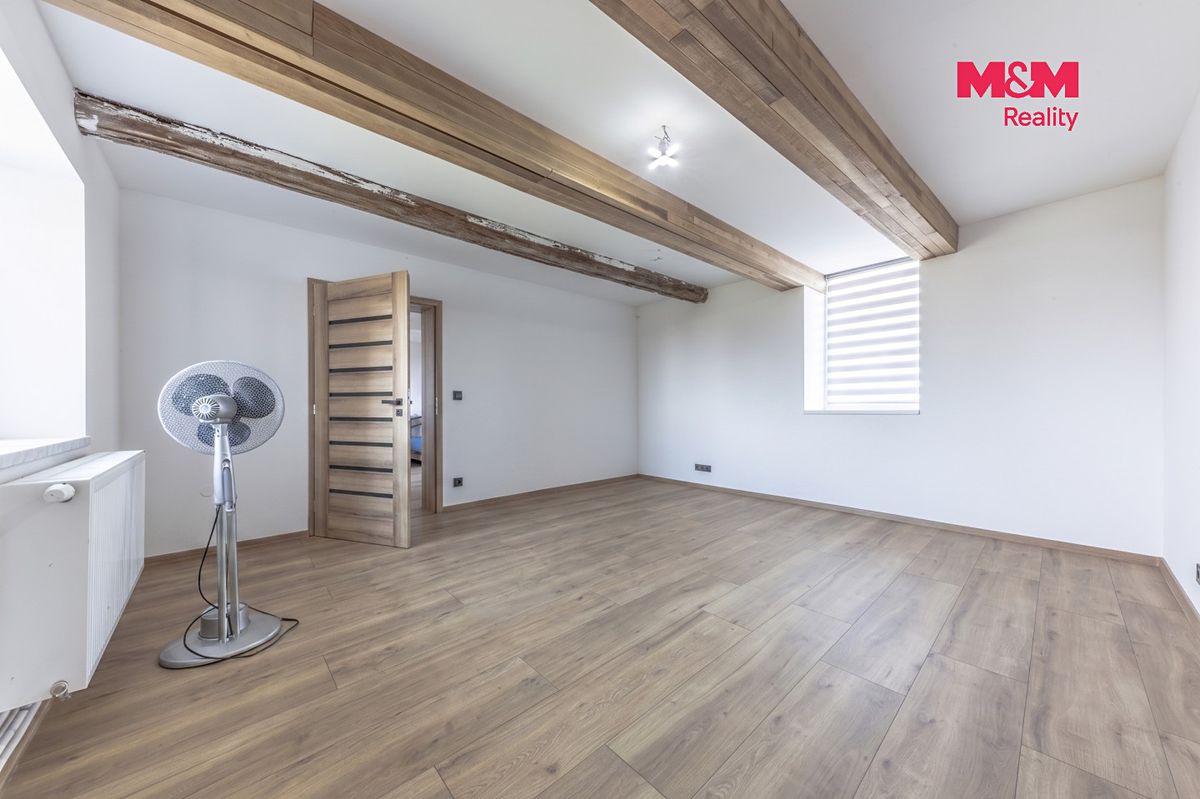 Prodej rodinného domu 150 m², pozemek 1140 m² – fotografie 4