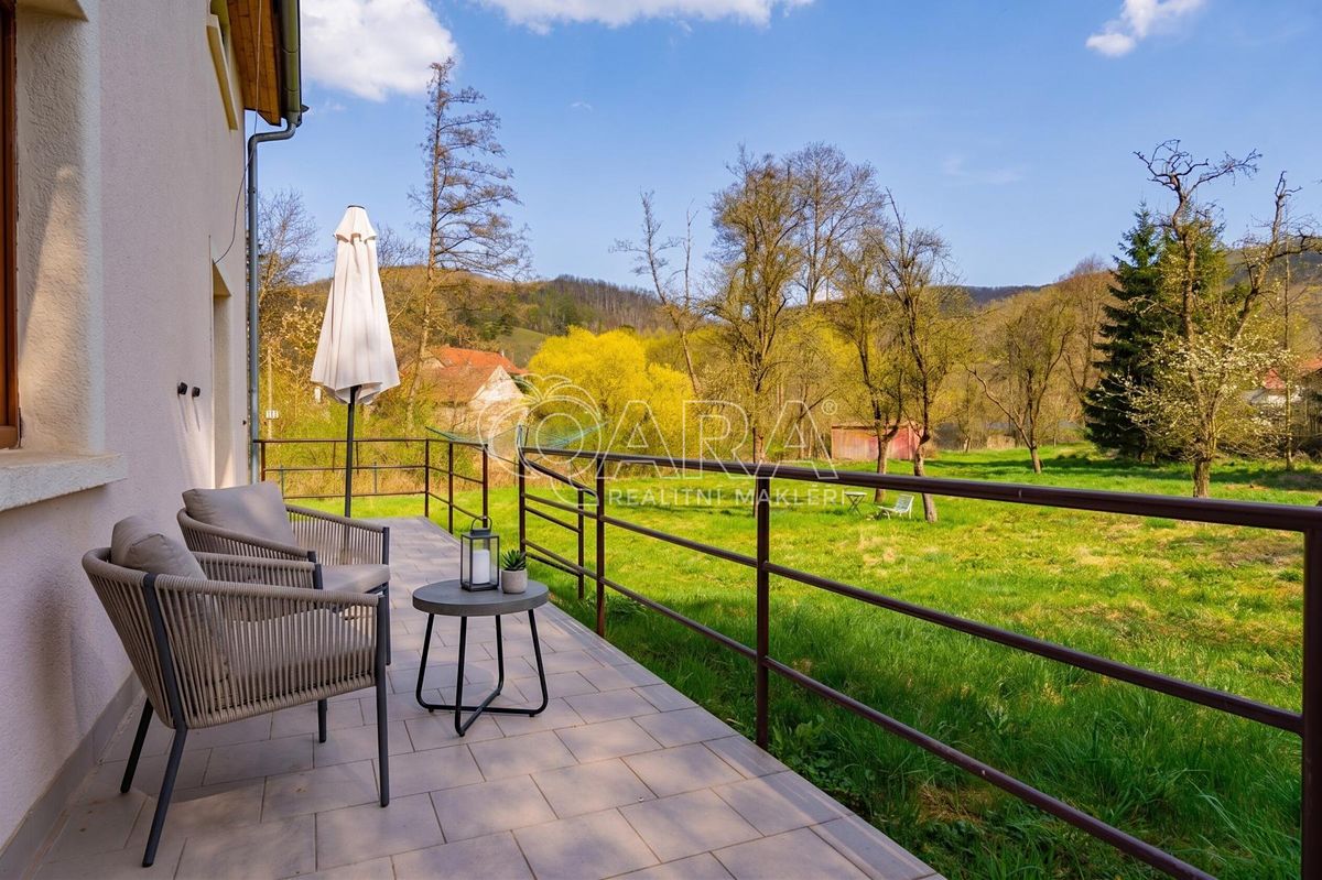 Prodej rodinného domu 312 m², pozemek 3785 m² – fotografie 2