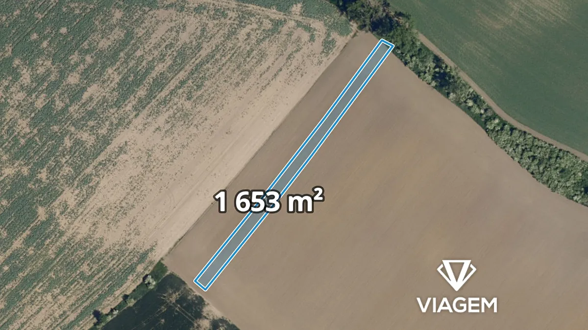 Prodej podílu 1/2 pole 826 m²