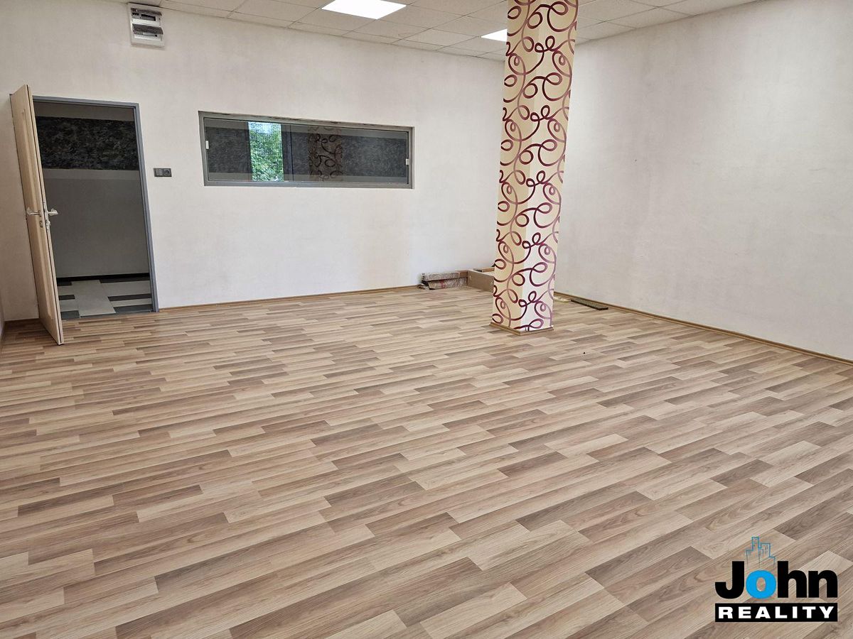 Pronájem kanceláře 45 m² – fotografie 3