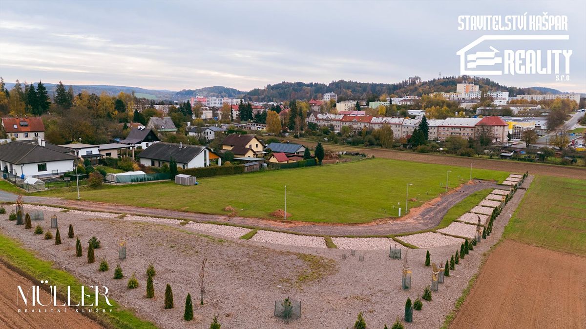 Prodej stavebního pozemku 1100 m² – fotografie 2
