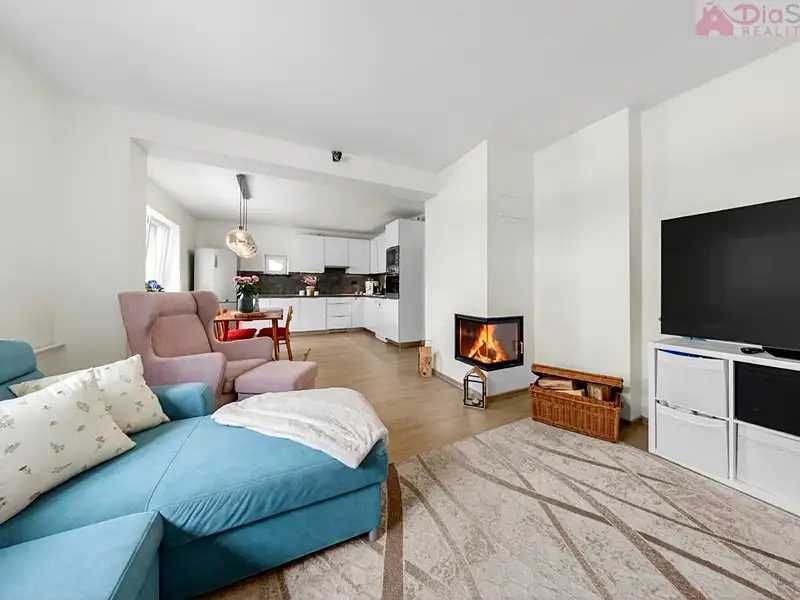 Prodej rodinného domu 190 m², pozemek 565 m², Hovězí – náhled fotky 2