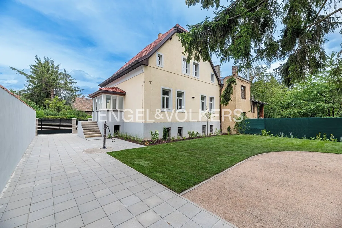 Pronájem vily 165 m², pozemek 360 m²