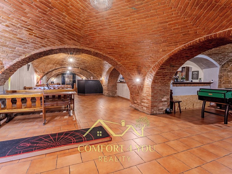 Prodej komerčního prostoru, 1 250 m² (16 z 31)