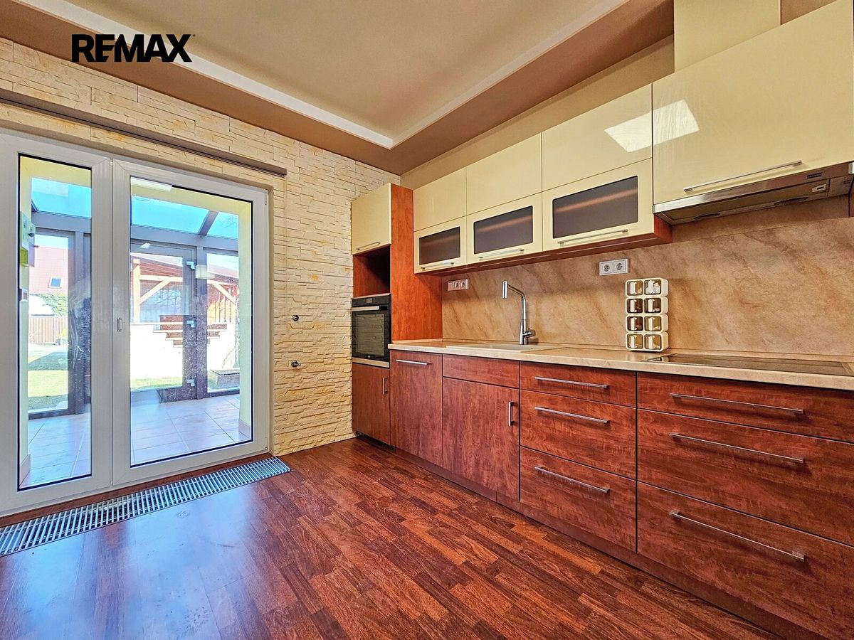 Prodej rodinného domu 109 m², pozemek 390 m² – fotografie 4