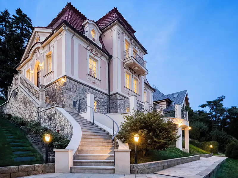 Prodej vily 345 m², pozemek 1347 m², Praha – náhled fotky 3