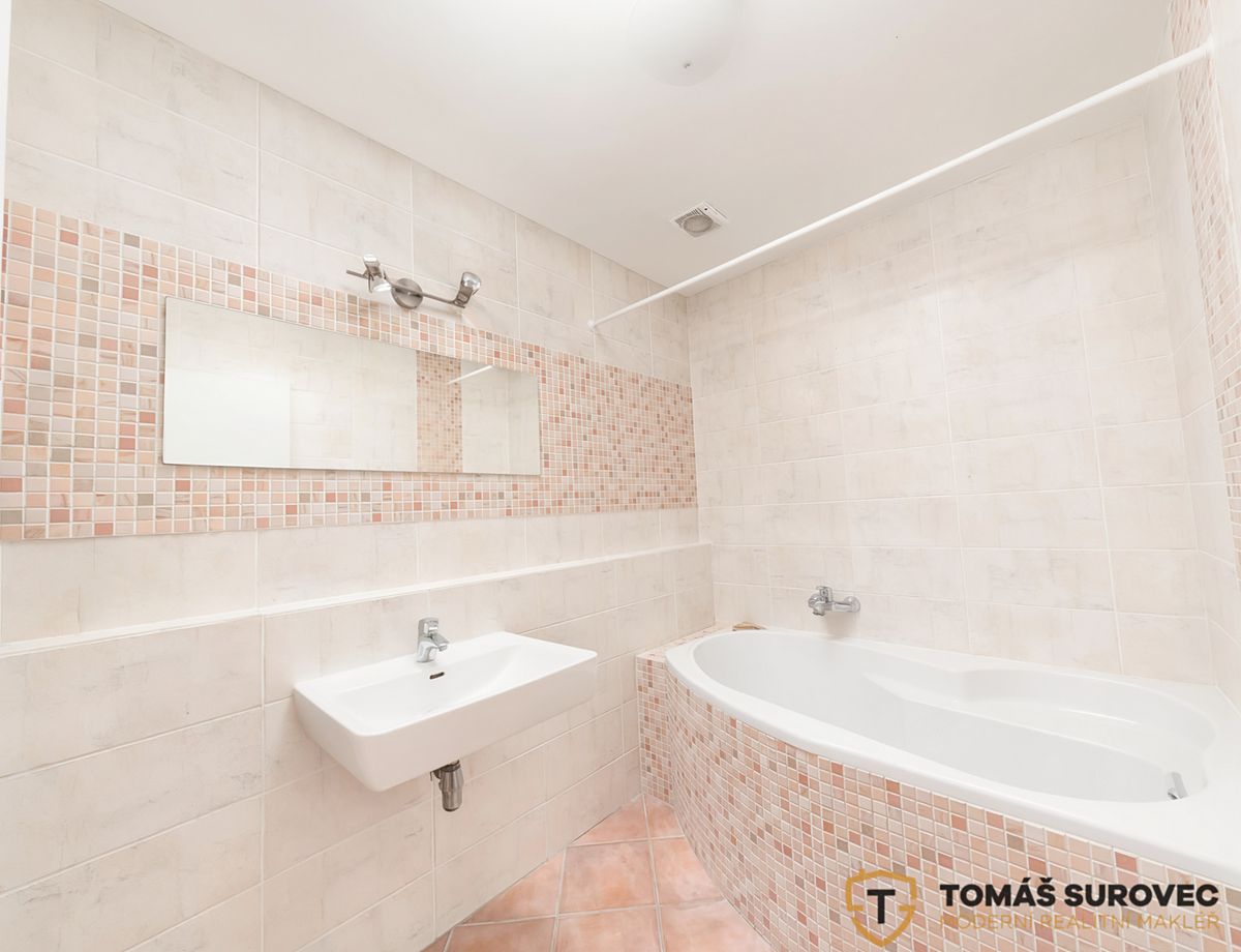 Pronájem bytu 3+kk 82 m² – fotografie 2