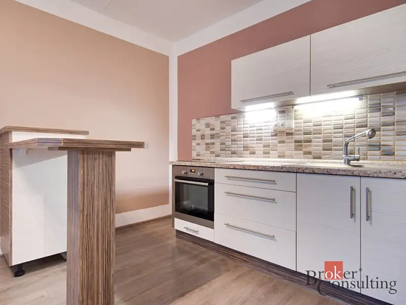 Pronájem bytu 2+kk 42 m², Velešín – náhled fotky 1