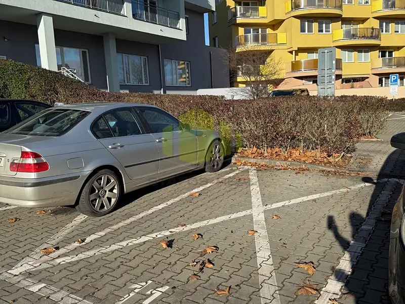 Pronájem garážového stání 12 m², Olomouc – náhled fotky 2